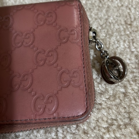 Gucci women’s leather wallet, embossed with Gucci logo - Picture 2 of 15